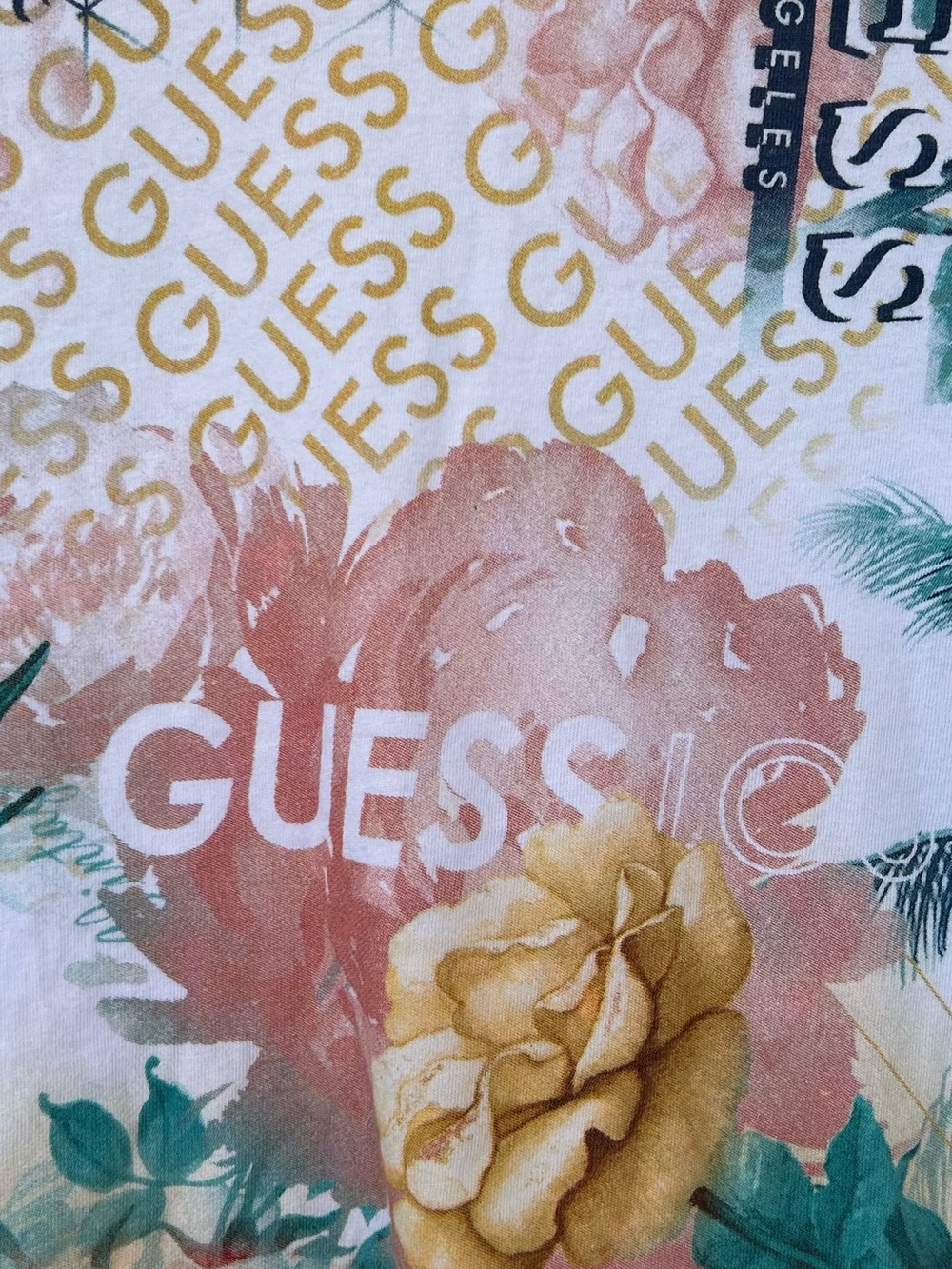 GUESS Los Angeles Men’s Allover Tropical Floral & Skulls Graphic Tee Size XXL - Picture 5 of 9